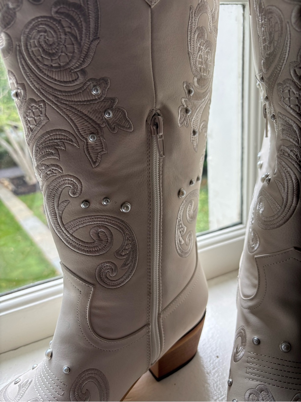 Ivory Pearl and Embroidered Western Knee-High Boots - Picture 10 of 11